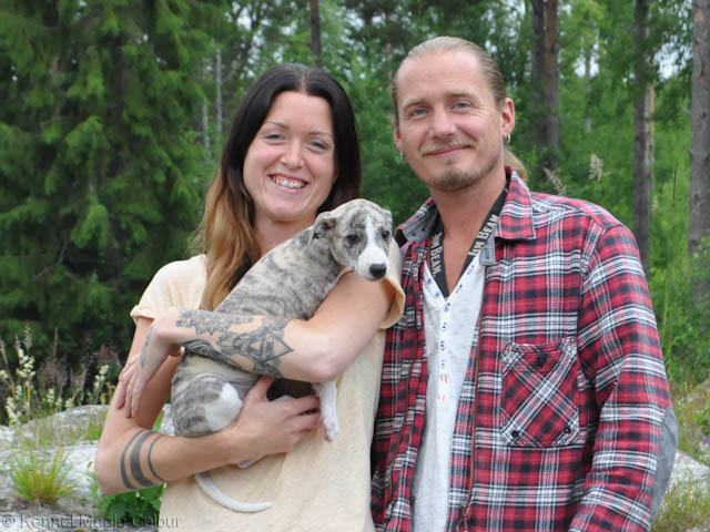 Ollie flyttar till Martina och Magnus i Stockholm