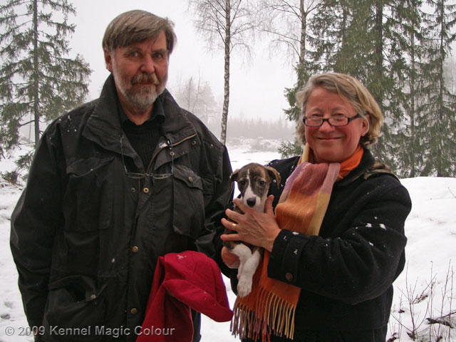 Whenke åker med Inger-Karin och Ronny till Kolbäck (där övriga hundflocken väntar)